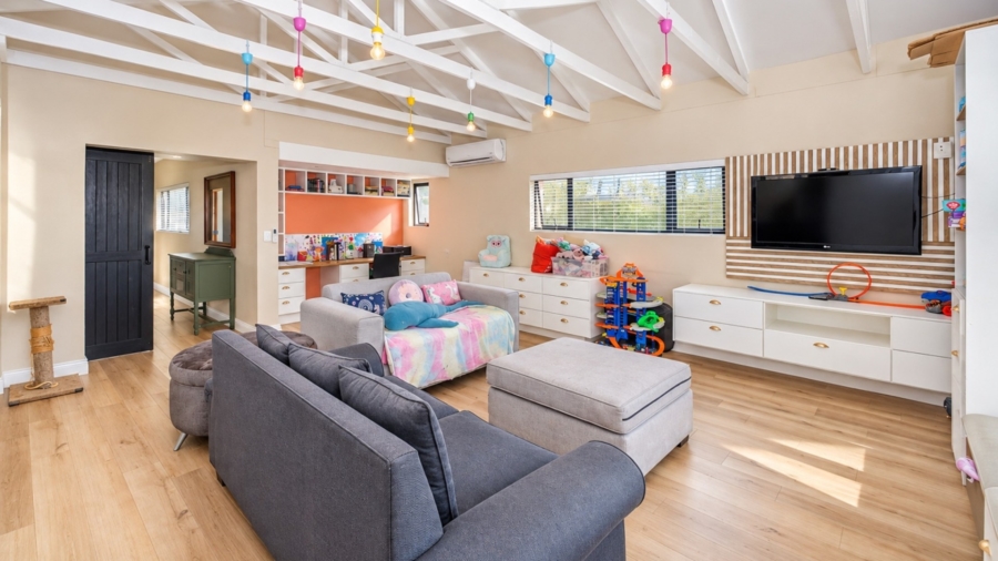4 Bedroom Property for Sale in Magalies Golf Estate North West